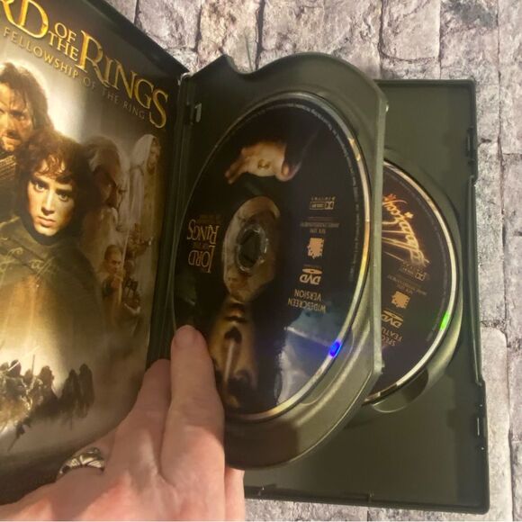 The Lord Of The Rings The Motion Picture Trilogy Wide Screen DVD Set of Three - Picture 8 of 8
